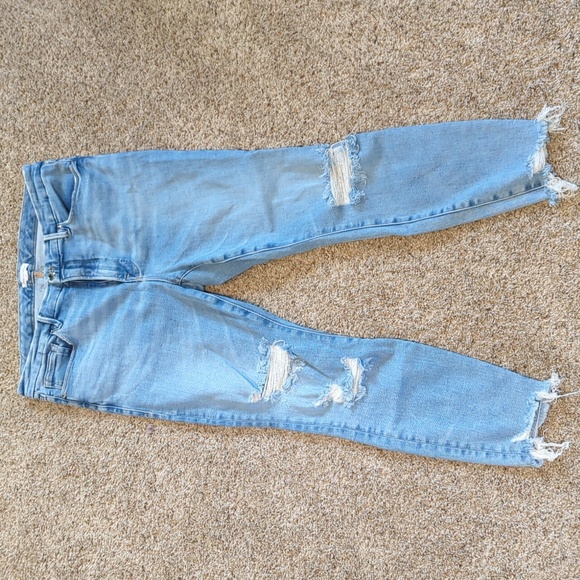 Good American Mid-Rise Skinny Light Wash Distressed Jeans, Size 16 - Picture 2 of 4